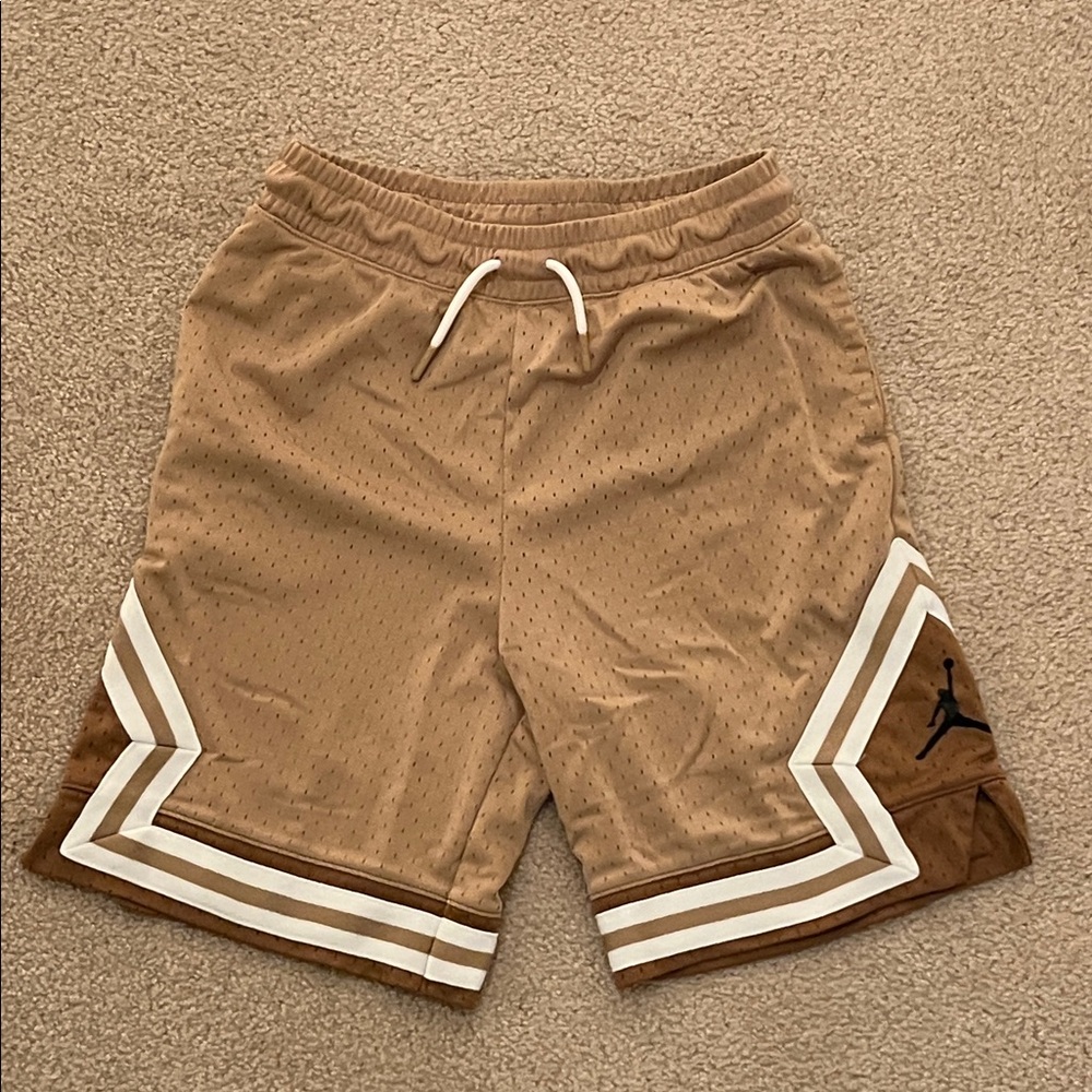 Jordan Boy’s Size Large Sand, Tan and White Athletic Shorts